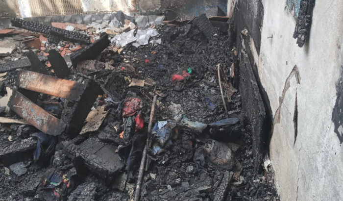 A casa da minha irma  pegou fogo perdeu tudo tem 2 criacas pequenas 