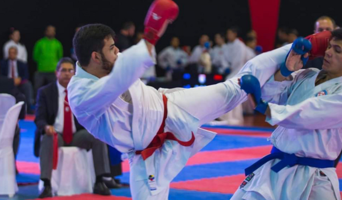 Ajuda competir o campeonato Serie-A no Egito/Cairo 