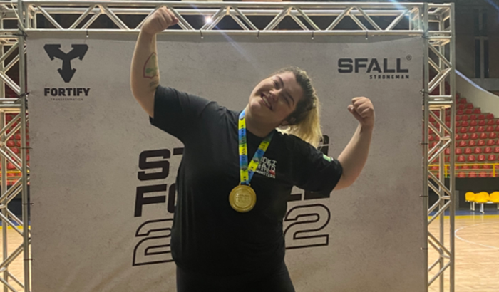 AJUDE UMA ATLETA BRASILEIRA SEGUIR COMPETINDO STRONGMAN  