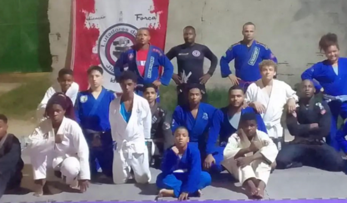 Construção  do centro de treinamento para os lutadores da fé.