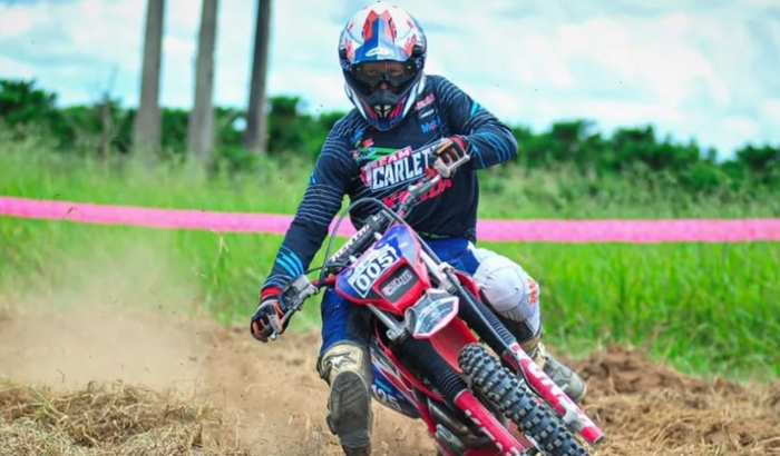 Leoncio acelerando no Brasileiro de Enduro