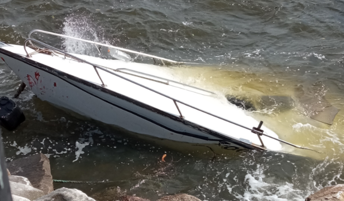 Reconstrução do meu barco naufragado