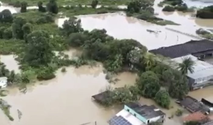 Ajuda para as perdas devido a enchente. 