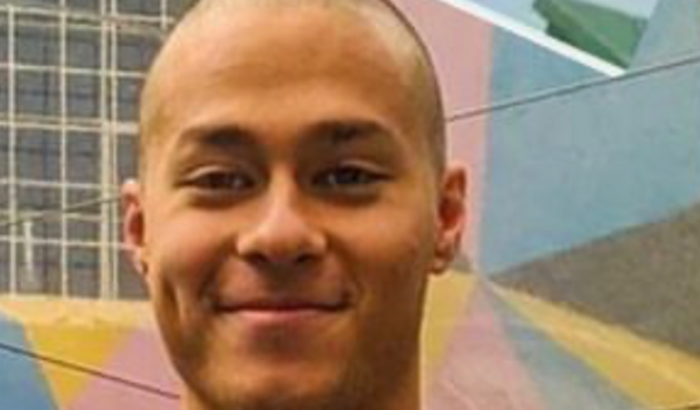 Bora ajudar o carecudo kk