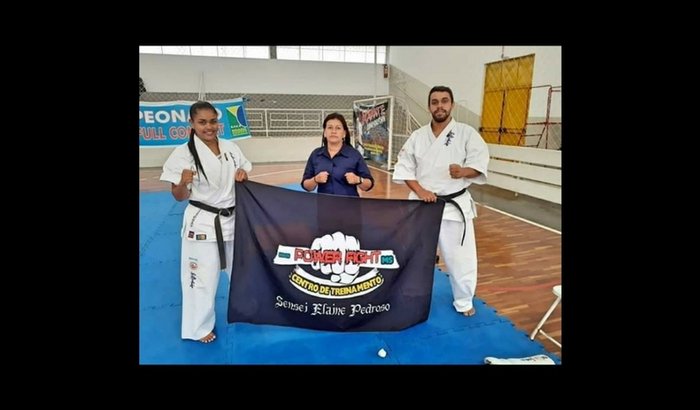 Ajuda para o Campeonato Copa do Mundo na Polônia