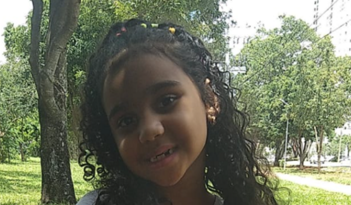 Compra de 2 aparelhos auditivos para Yasmin 