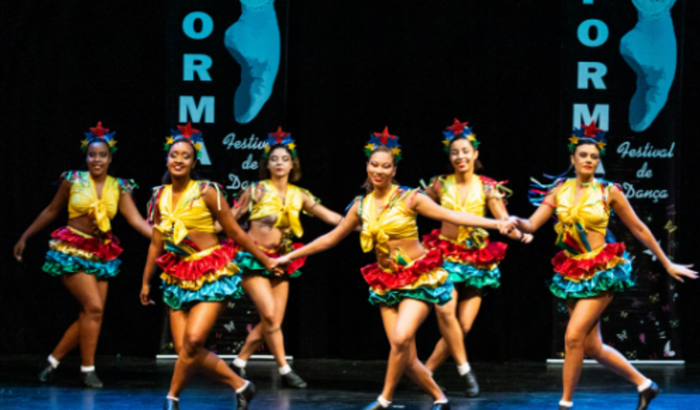 Alfradique  dançando  na Argentina 