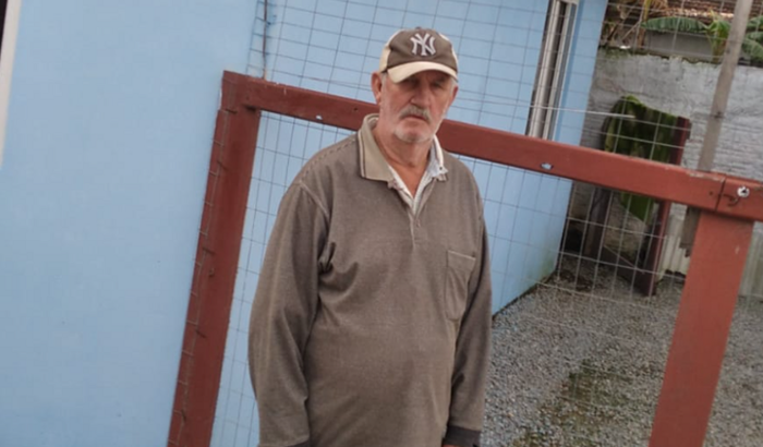 Ajuda para recuperar dinheiro roubado.