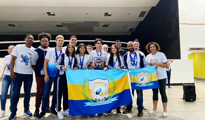 Ajude a equipe Chefia na conquista da nacional da robótica!