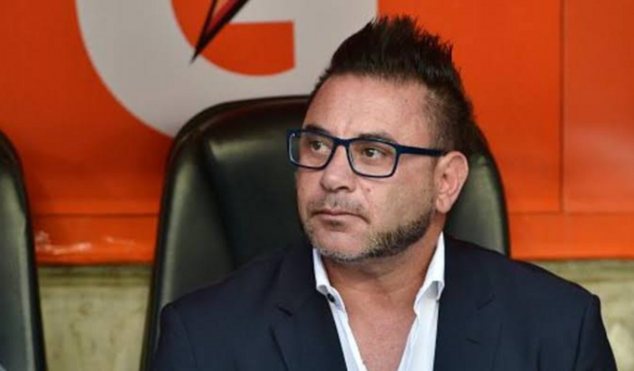 Vakinha para pagar a multa rescisória do técnico Turco Mohamed