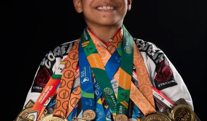 Ajudar um campeão ir disputar o Mundial Abu Dabhi 