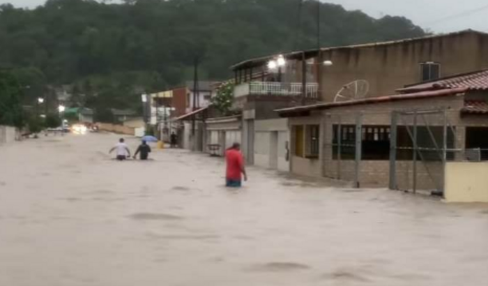 AJUDAR OS IRMÃOS DA CHUVA