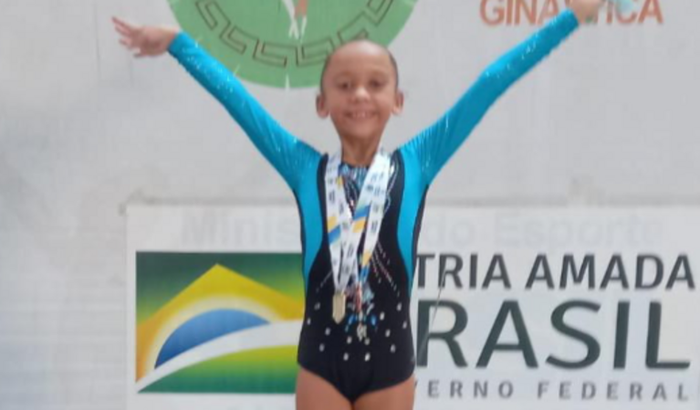 Patrocínio uma Ginasta em sua 1 viagem para competir