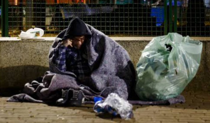 As pessoas sentem Frio e fome 