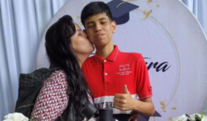 Ajuda nos estudos de Davi (material escolar)