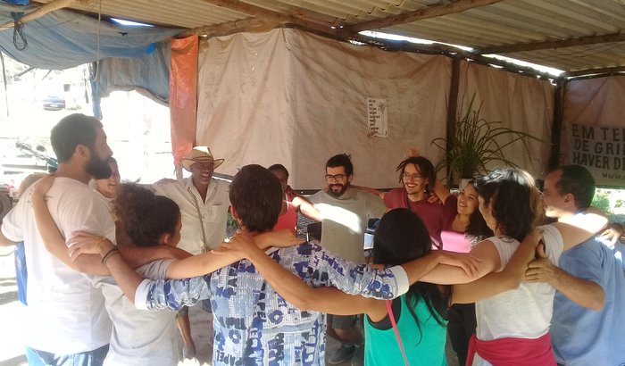 Re-construção do galpão na Ocupação Vitória - Izidora