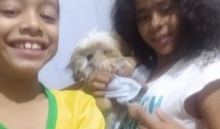 Ajudem a Compra  uma tv e um notebook pode ser usado  pra estudar(ele tem 8nos a irmã Fabiula tem 9anos )