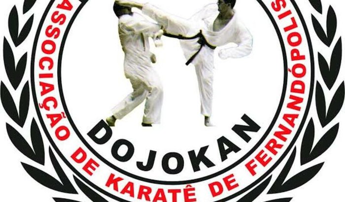 Auxílio aos atletas Dojokan de Karatê.