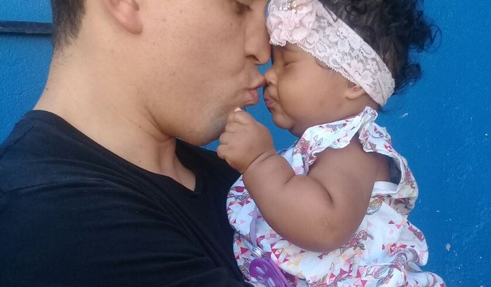 Roberto adotou Nicole e quer muito fazer seu Chá de Bebê