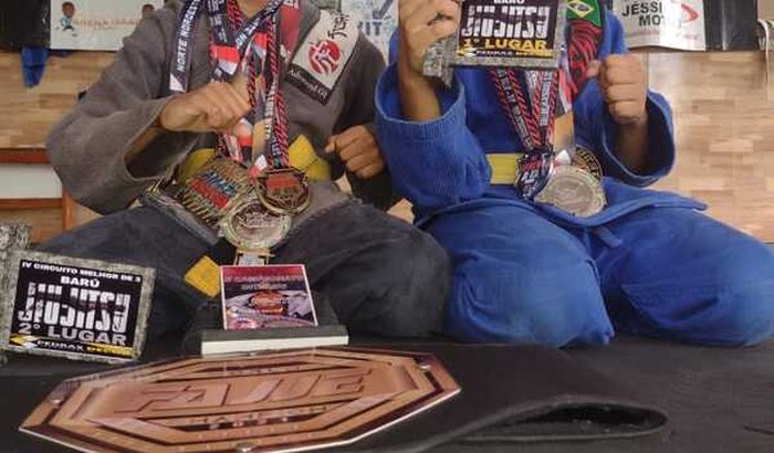 Ajudar para eles irem para mais campeonatos Robert e Rhyan 