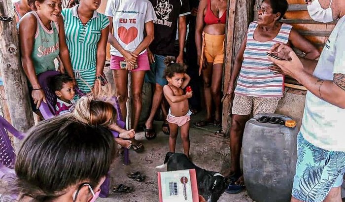 Precisamos de dinheiro para podermos montarmos cestas básicas, e comprarmos material para a Associação