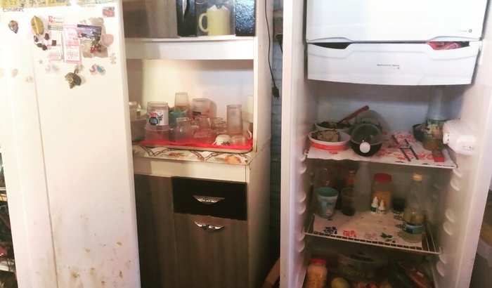 Preciso de uma geladeira urgente.