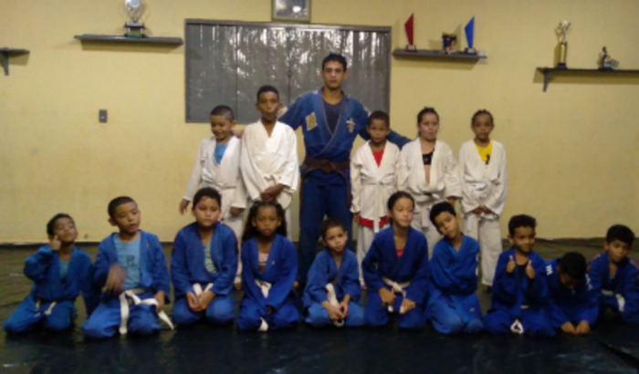 Ajuda os Alunos do Judo Anápolis.