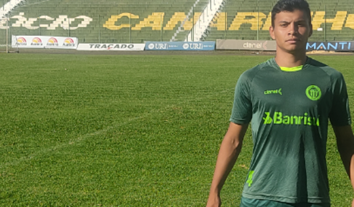 Realizado de um sonho. Jogador profissional de futebol