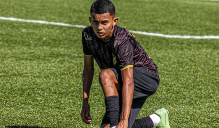 Ajudar o Allan a viajar pra jogar futebol⚽️