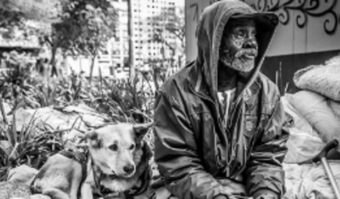 AJUDE UM NECESSITADO