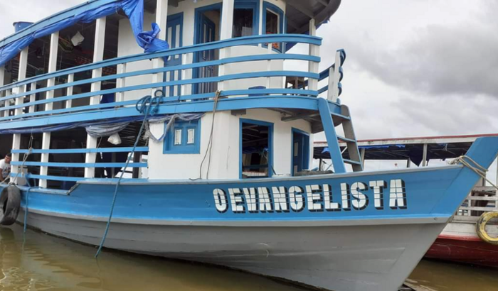 Compra do motor do barco da missão entre povos indígenas