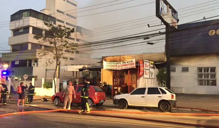 Incêndio Padaria Pedacinho do Céu na João Bettega - Curitiba-PR
