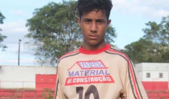 Ajuda para jogar futebol na Europa