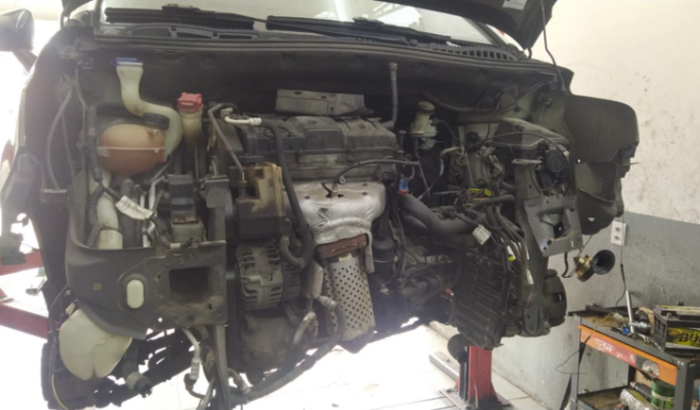 Ajuda para consertar um carro batido 