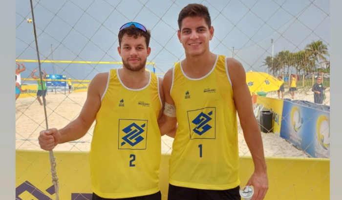 Ajudar a dupla a ir pro circuito brasileiro de vôlei de praia.