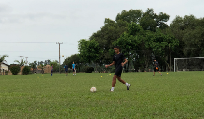 ajuda para levar meu filho a fazer sua peneira no futebol  no Novo Hamburgo 