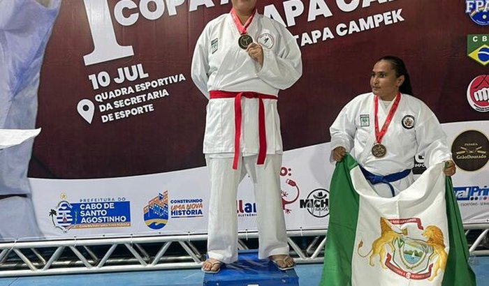 Compra meu kit de luta para poder  continuar competindo.