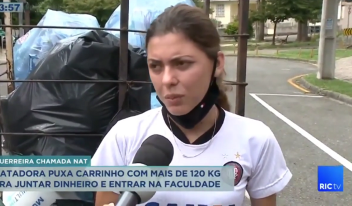Vakinha para ajudar a Natiele a pagar a faculdade 