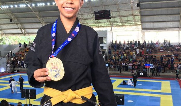 Ajude  Arthur nas competições 