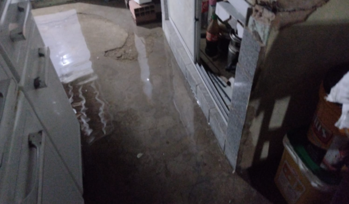 Ajuda na reforma da casa destruída pelas chuvas 