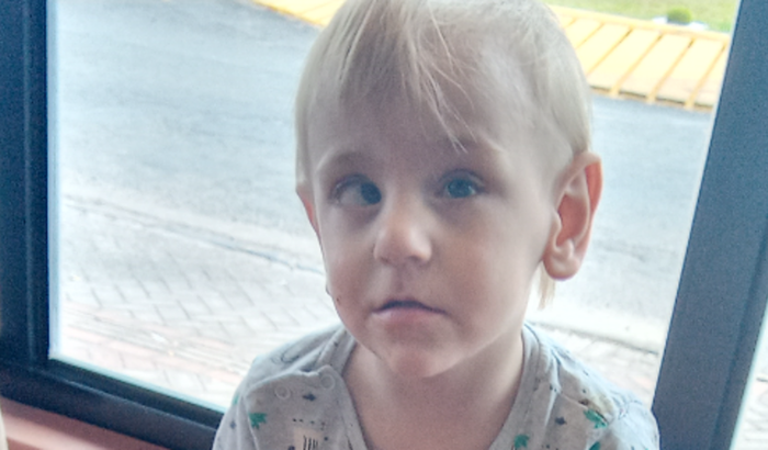 Ajudar um bebê baixa visão a ver TV