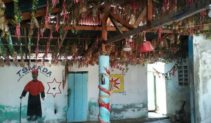 Construção do Primeiro Peristil de Vodu Haitiano no Brasil