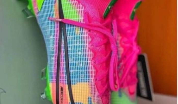 AJUDA PARA JOÃO FELIPE (meu irmão) CHUTEIRA NIKE DE TRAVA