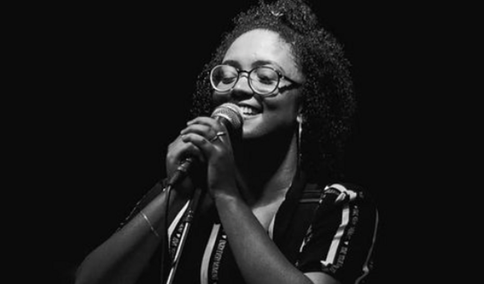 AJUDE UMA ARTISTA INDEPENDENTE