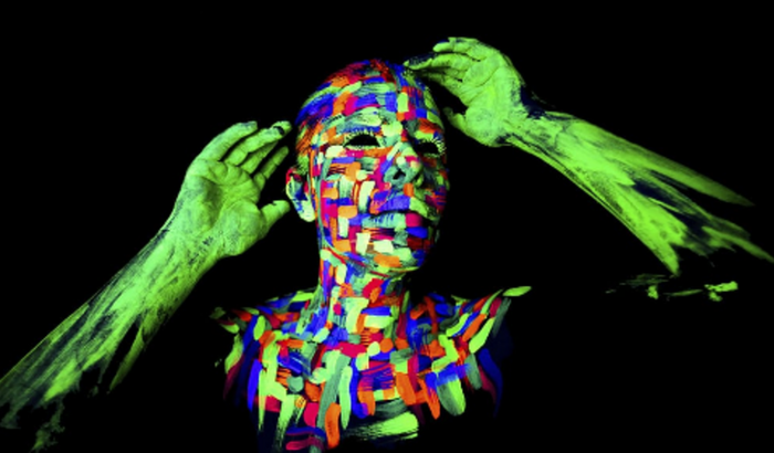 Ajuda para comprar tintas e continuar fazendo arte 