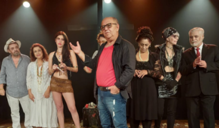 Montagem da Peça Teatral Além da Faxina