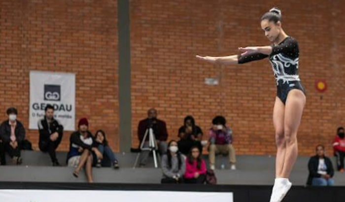 Ajude a Duda a ir para o Mundial de Ginástica de Trampolim