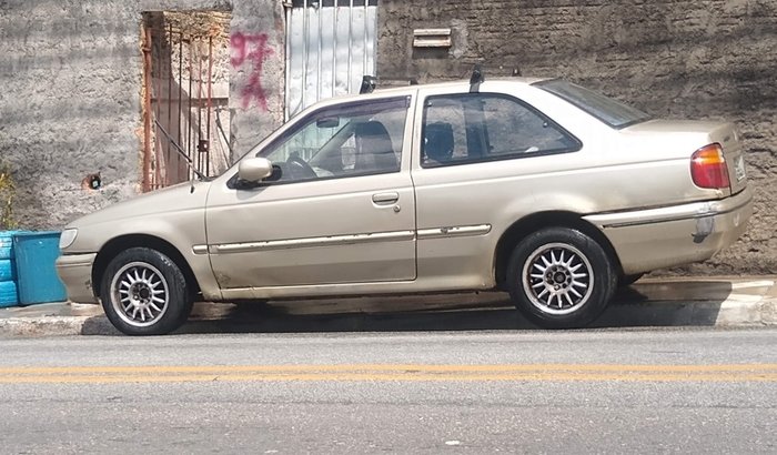 Ajudar aconcertar o carro para obra de Jesus Cristo 