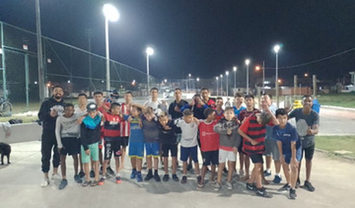 COMPRAR UNIFORMES DE FUTEBOL PARA OS MENINOS DO BAIRRO SANTA REGINA