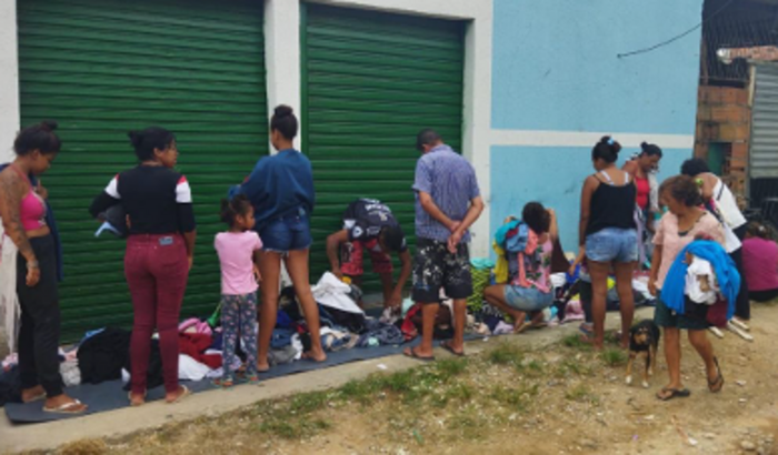 CASA DA OLIVEIRA - socorro às famílias que estão morando na rua 